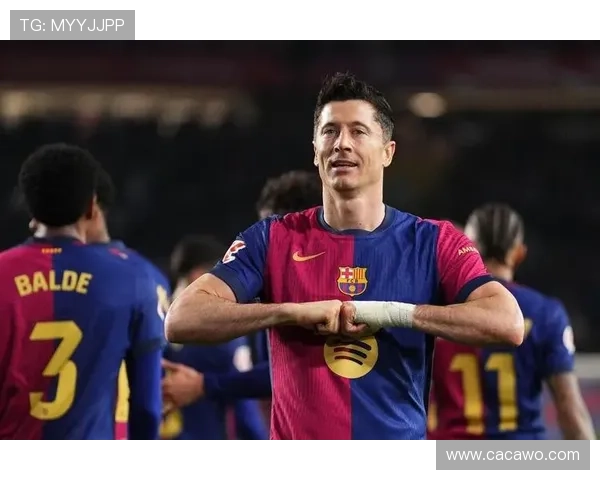 莱万本赛季前11场已打入12球,创巴萨生涯同期新高 莱万本赛季前11场已打入12球,创巴萨生涯同期新高